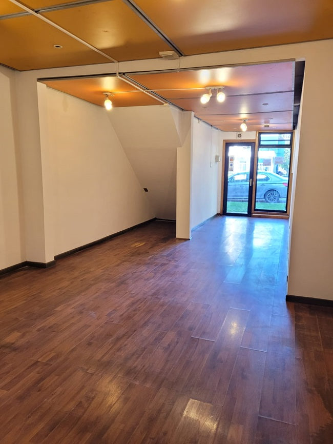 Arriendo Local, 24 m2 " Tu éxito comienza aquí"