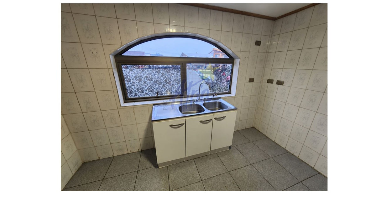 Arriendo para Oficinas, central, 8 estacionamientos
