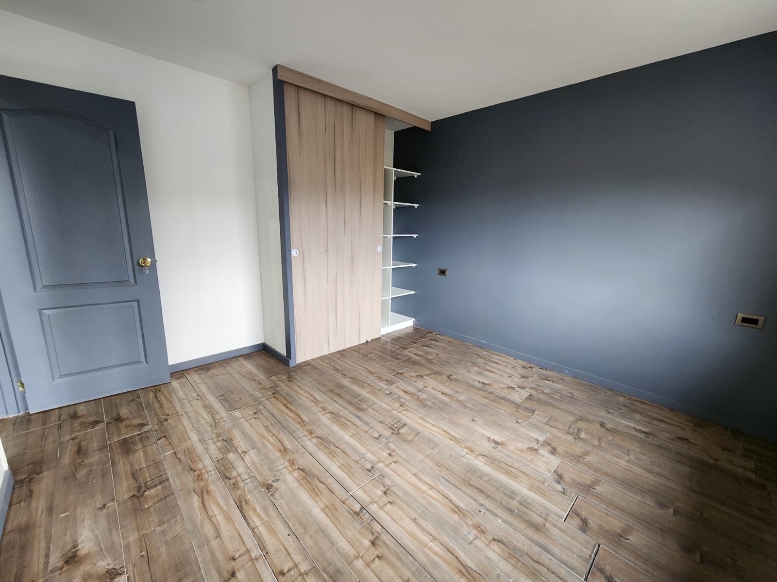 Vive tu mundo ¡Vivienda para adultos que valoran su espacio!