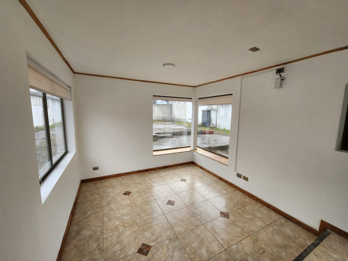Arriendo para Oficinas, central, 8 estacionamientos