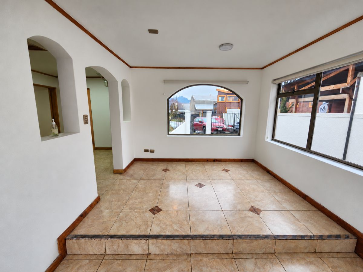 Arriendo para Oficinas, central, 8 estacionamientos