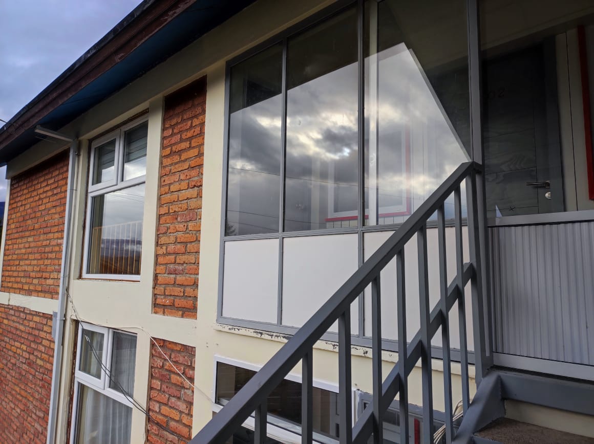 Edificio central de tres pisos ! Arriendo disponible $ 597000