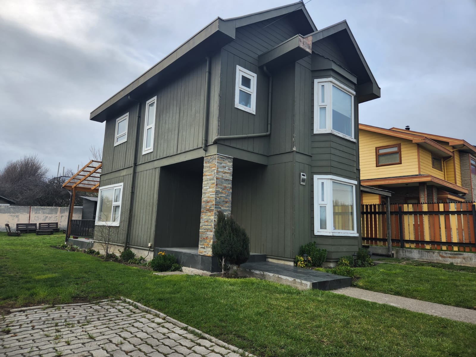 Arriendo Próximamente Coyhaique, Vivienda de dos pisos en sector céntrico de Coyhaique- UF 23