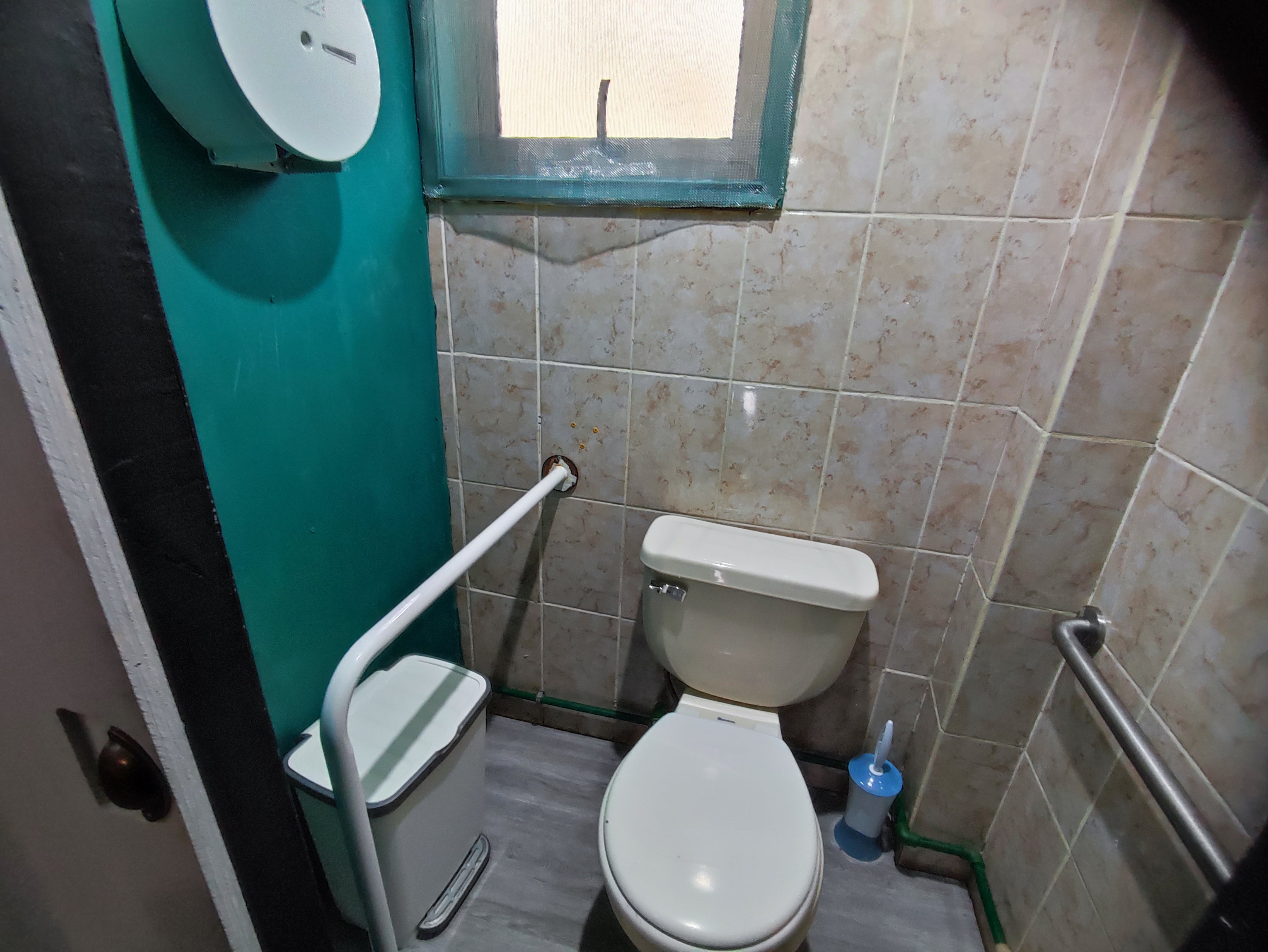 Arriendo Inmueble en Coyhaique: Farmacia / Oficinas/ Hospedaje $ 1.500.000 mensual
