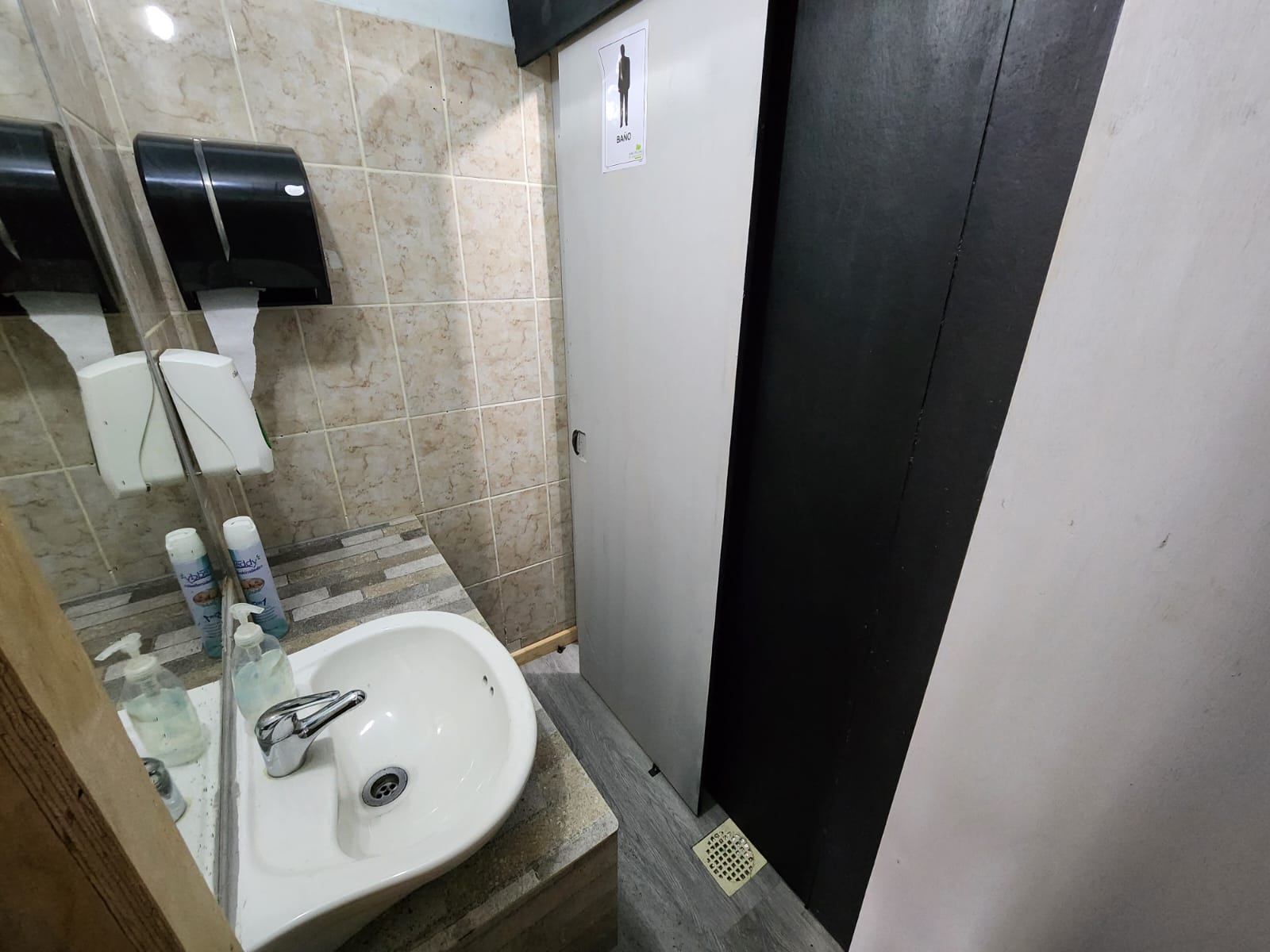 Arriendo Inmueble en Coyhaique: Farmacia / Oficinas/ Hospedaje $ 1.500.000 mensual