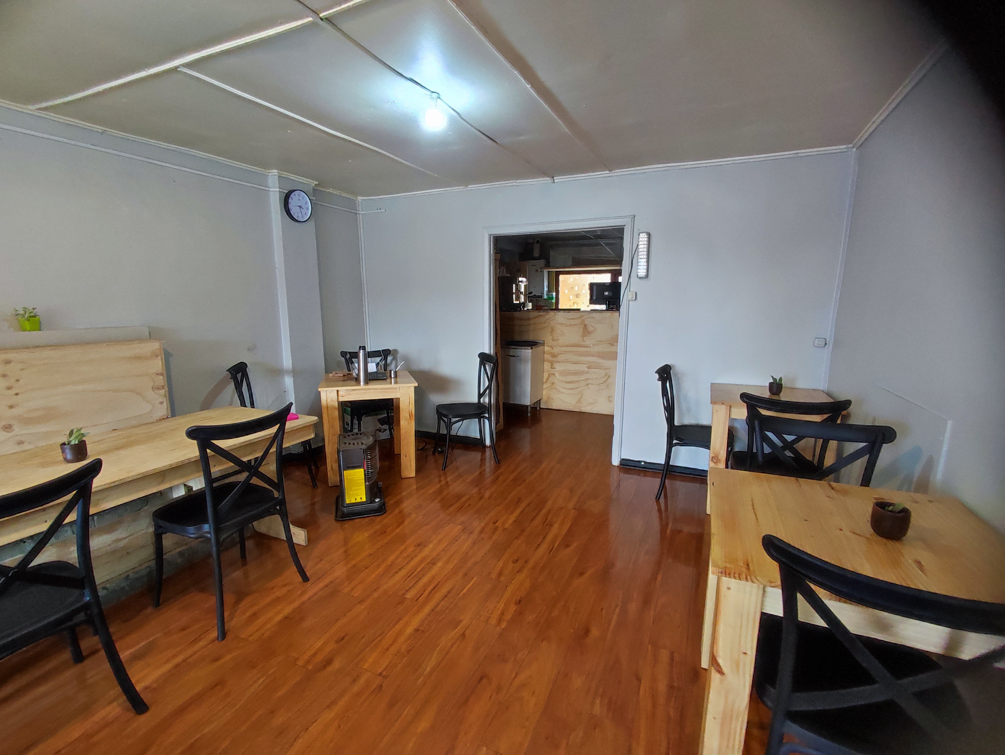 Arriendo Inmueble en Coyhaique: Farmacia / Oficinas/ Hospedaje / Valor de Oportunidad $ 900.000 mensual