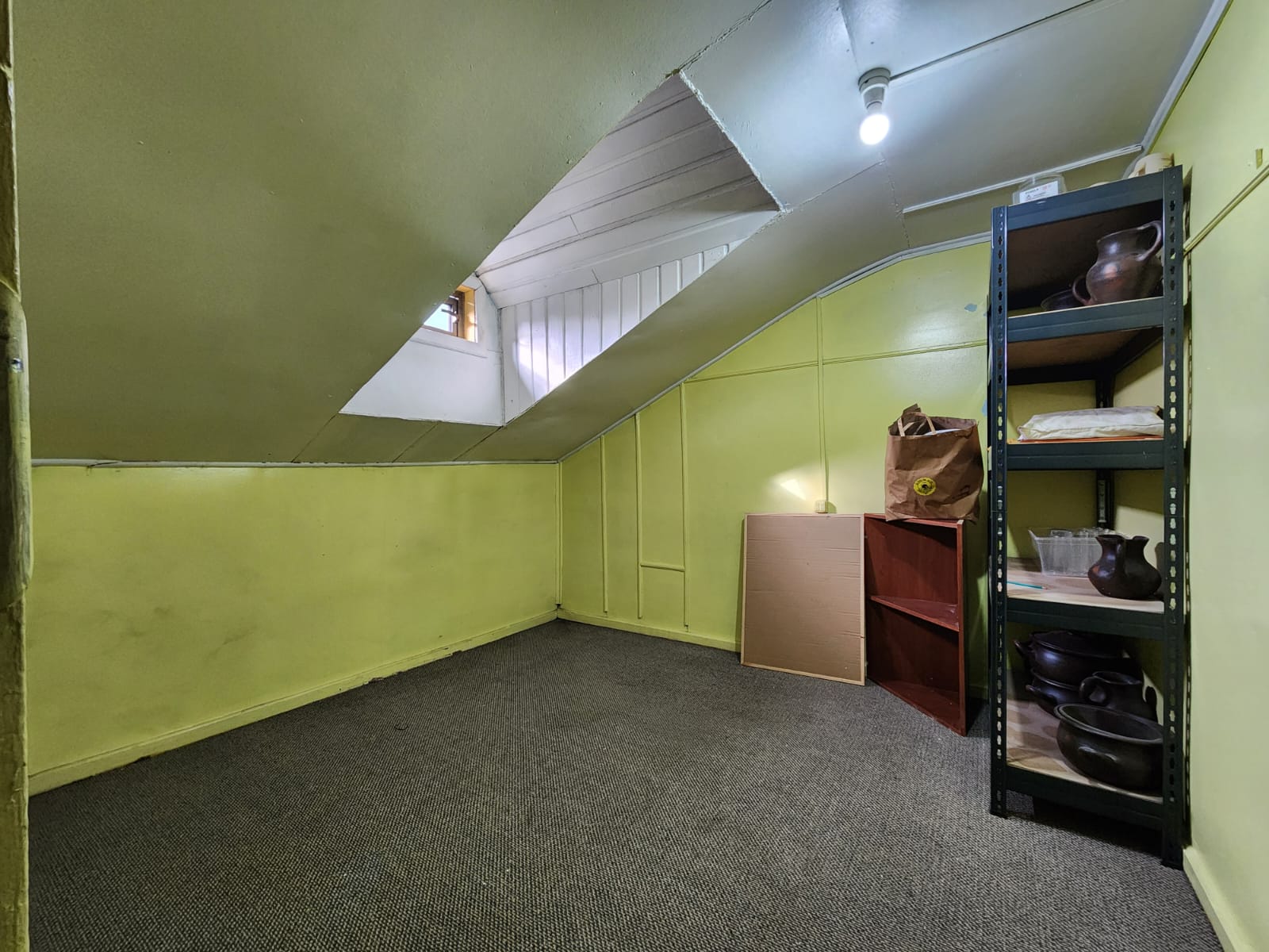 Arriendo Inmueble en Coyhaique: Farmacia / Oficinas/ Hospedaje / Valor de Oportunidad $ 1.100.000 mensual