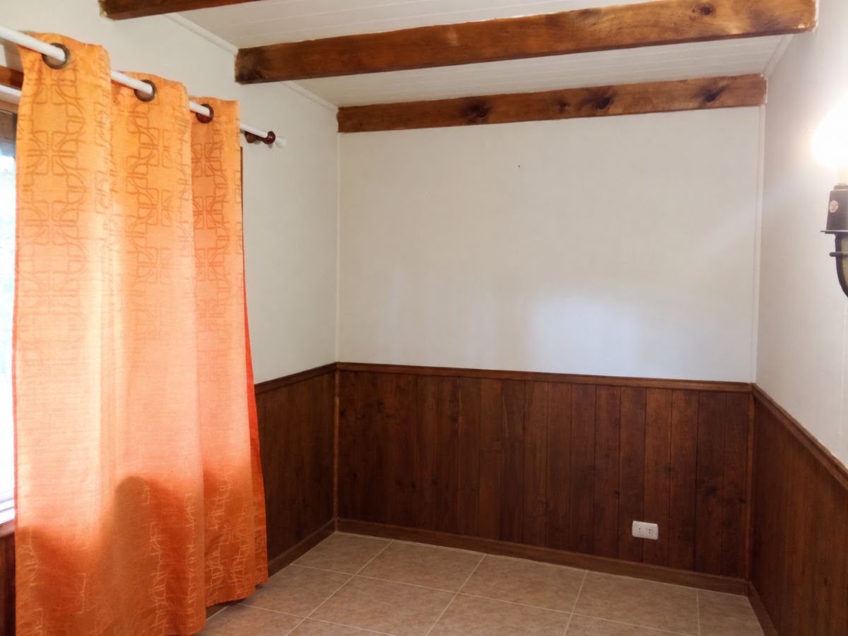 Arriendo Casa 2D 1B amplio patio con entrada de autos