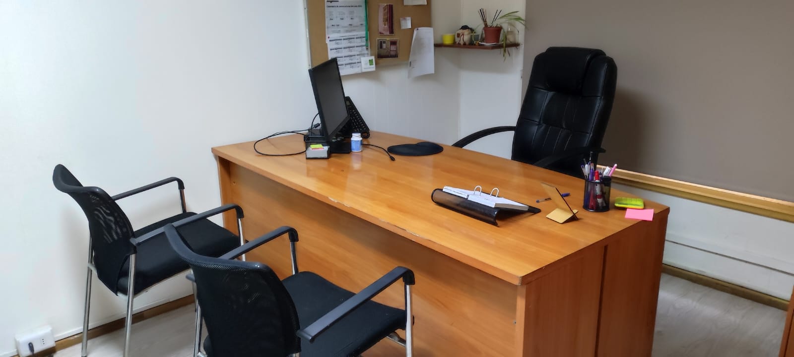 Arriendo - Propiedad con 7 Oficinas- cercana a Municipalidad- Central UF 27