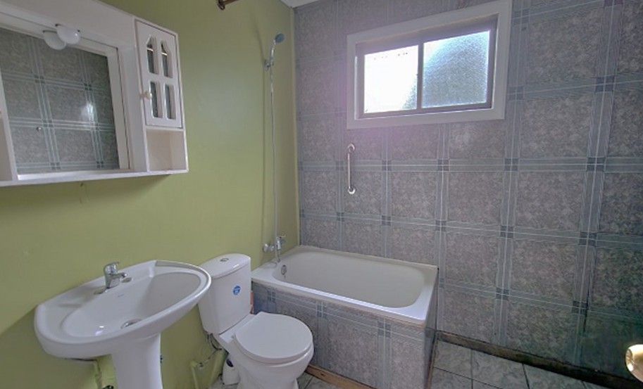 Arriendo casa  Las Lomas Urbanas - bien aislada, buena distribución