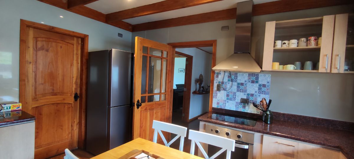 Vende Casa hermosa,  con espacios  amplios y grandes ventanales