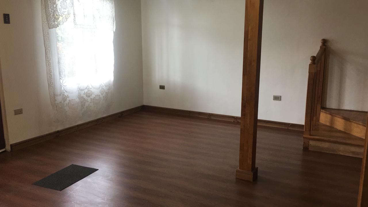Excelente casa Población Prat