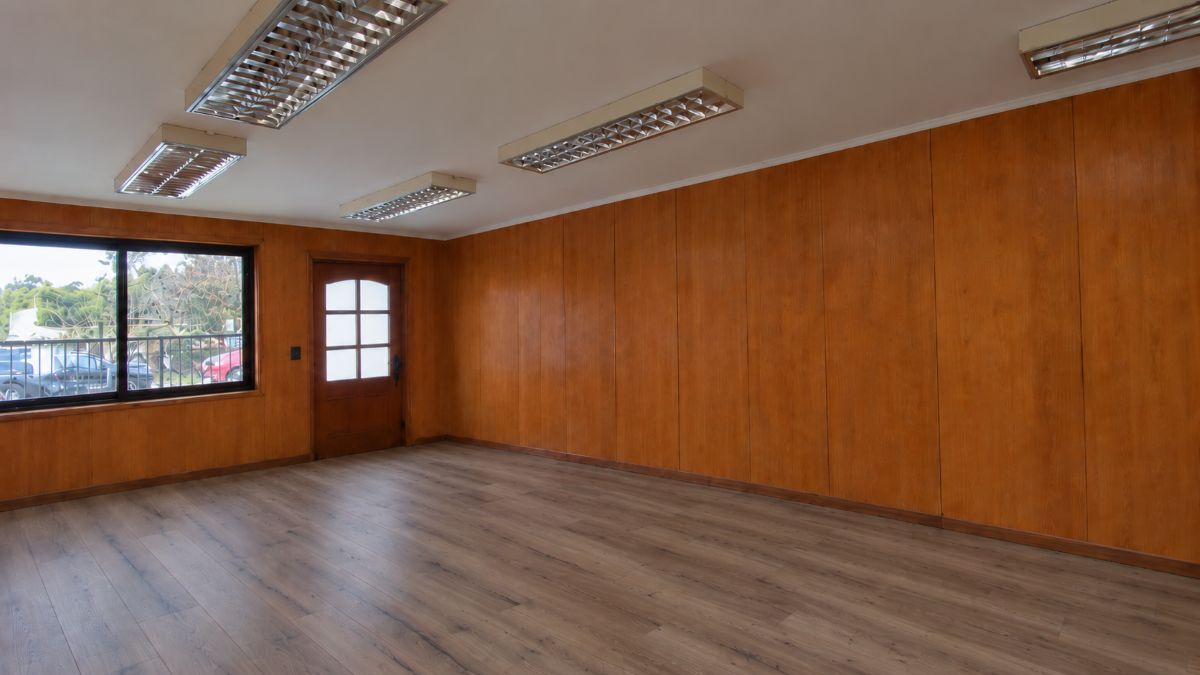 Arriendo - Propiedad con 7 Oficinas- cercana a Municipalidad- Central UF 27