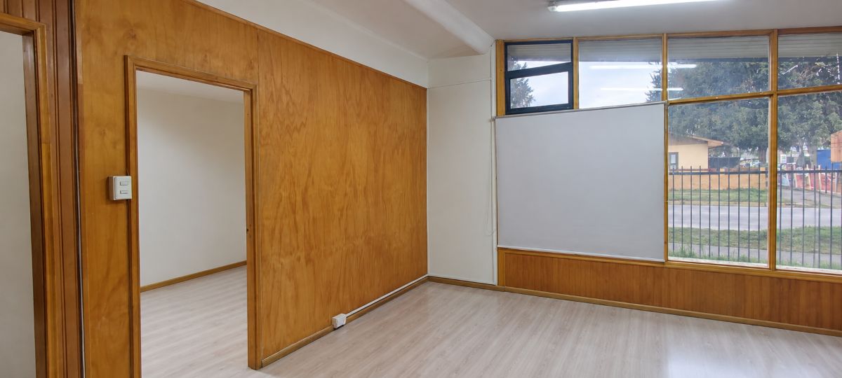 Arriendo - Propiedad con 7 Oficinas- cercana a Municipalidad- Central UF 27