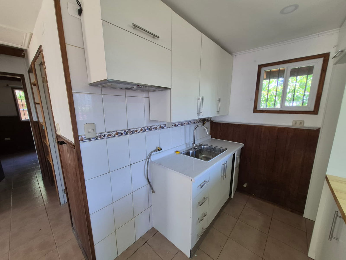 Arriendo Casa 2D 1B  amplio patio con entrada de autos