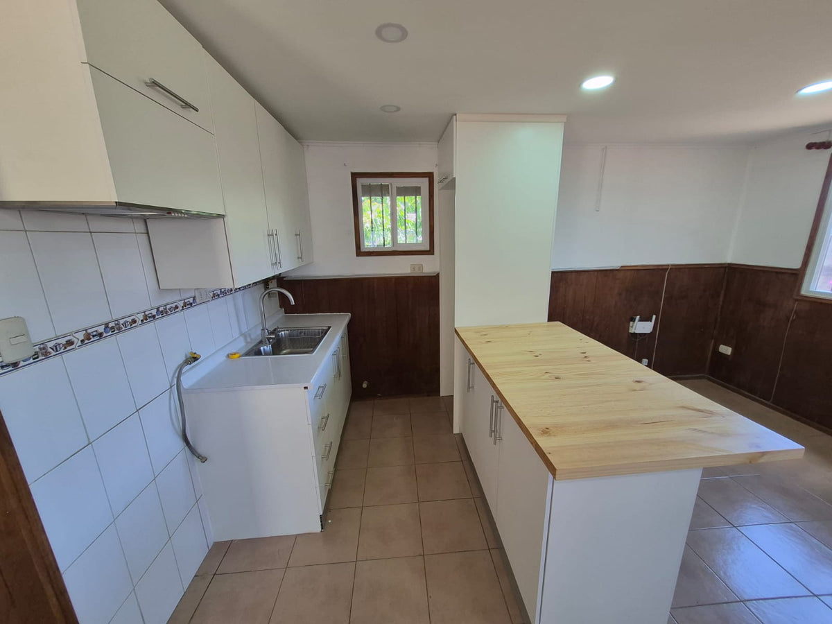 Arriendo Casa 2D 1B  amplio patio con entrada de autos